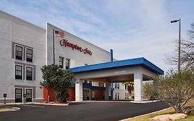 Hampton Inn  4*